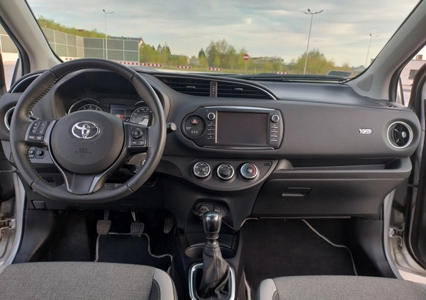Toyota Yaris cena 56000 przebieg: 67000, rok produkcji 2019 z Niepołomice małe 326